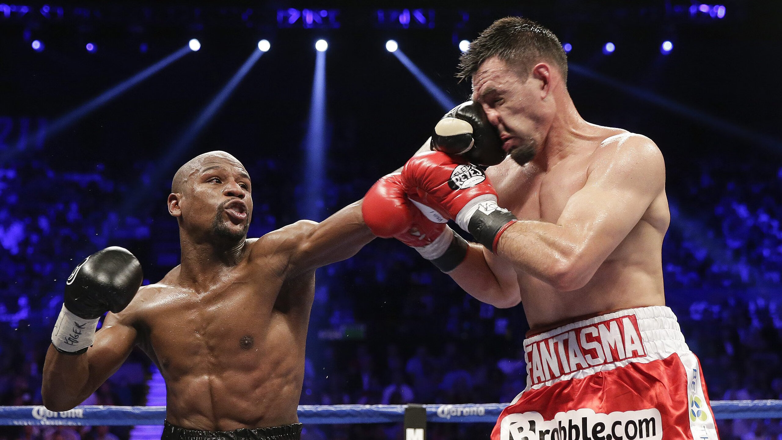 退役球星开设训练频道线上直播日常带动青少年训练热情，各大球星退役视频